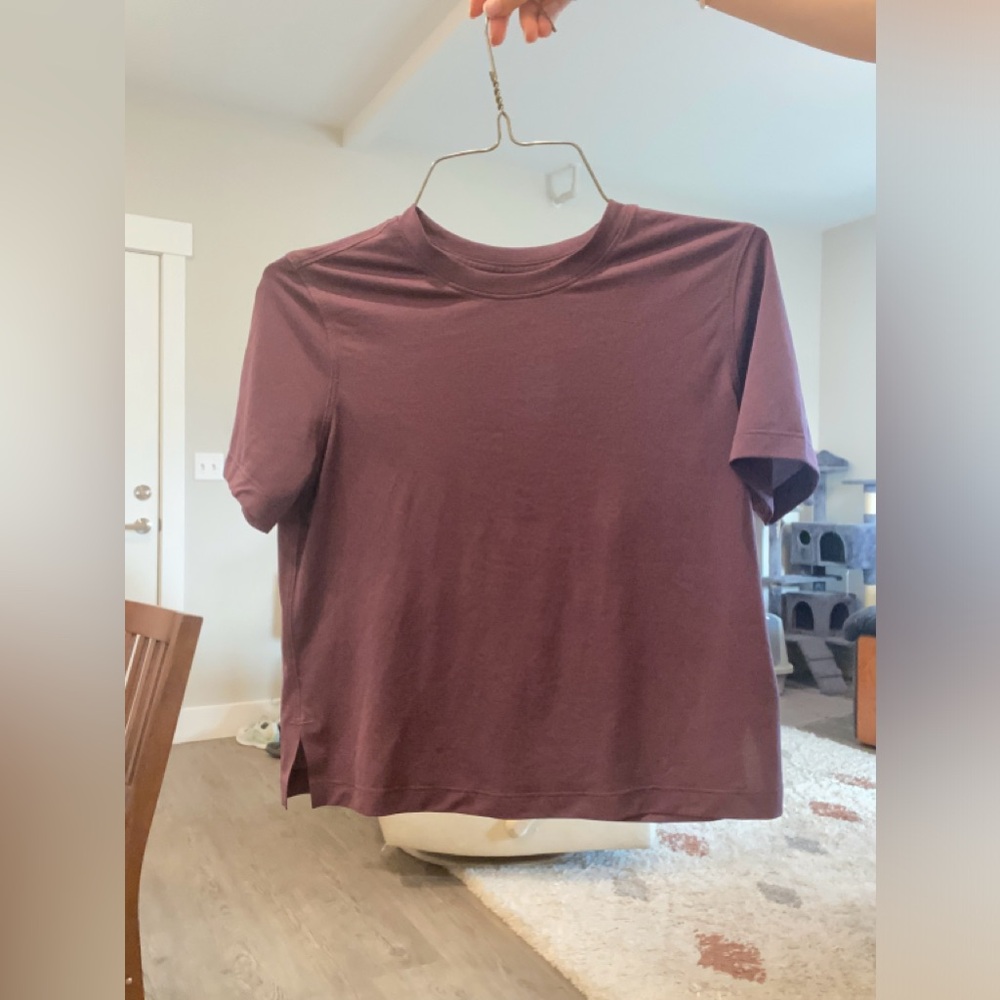 Lulu lemon t-shirt